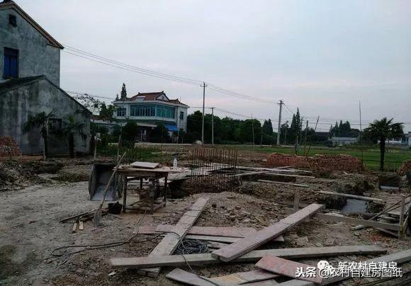 江蘇小伙回農(nóng)村自建別墅，包工包料每瓶1200，村里還有花海、草坪！