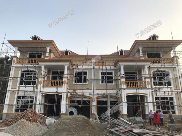 今年的蓋房愿望實現(xiàn)了嗎？2套豪華雙拼別墅實拍照片，過年想低調都難