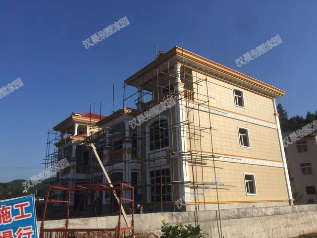 今年的蓋房愿望實現(xiàn)了嗎？2套豪華雙拼別墅實拍照片，過年想低調都難