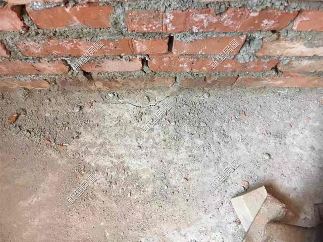 農村新建好的的房子樓板開裂，看著都揪心，注意要這樣綁鋼筋