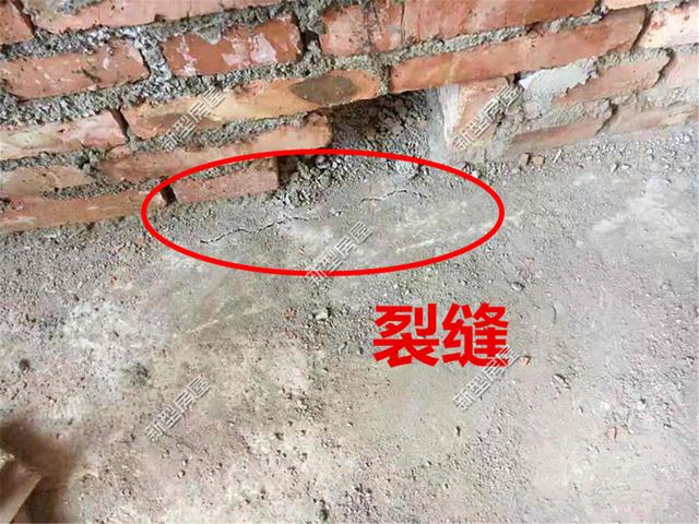 農村新建好的的房子樓板開裂，看著都揪心，注意要這樣綁鋼筋