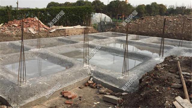 農村新建好的的房子樓板開裂，看著都揪心，注意要這樣綁鋼筋