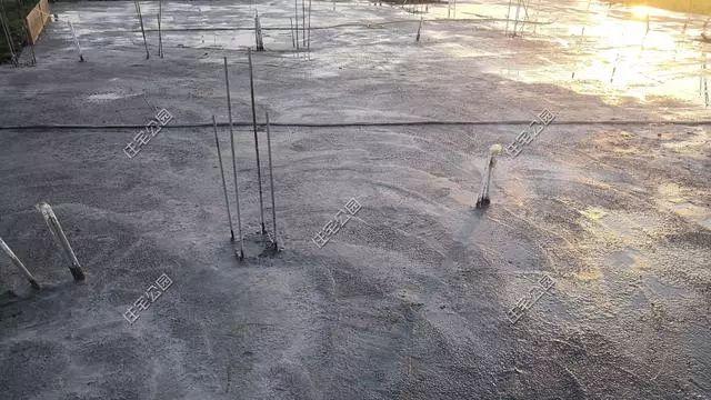 農(nóng)村孝子彗星修建三層別墅，父親生病母親監(jiān)工，主體70萬(wàn)建成，凝聚著一家人的愛(ài)