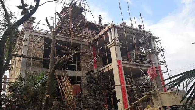 農(nóng)村孝子彗星修建三層別墅，父親生病母親監(jiān)工，主體70萬(wàn)建成，凝聚著一家人的愛(ài)