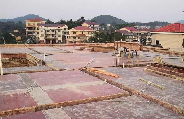 農(nóng)村孝子彗星修建三層別墅，父親生病母親監(jiān)工，主體70萬(wàn)建成，凝聚著一家人的愛(ài)