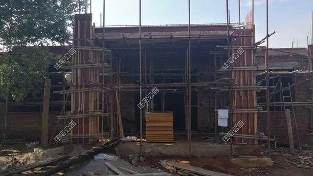 農(nóng)村孝子彗星修建三層別墅，父親生病母親監(jiān)工，主體70萬(wàn)建成，凝聚著一家人的愛(ài)