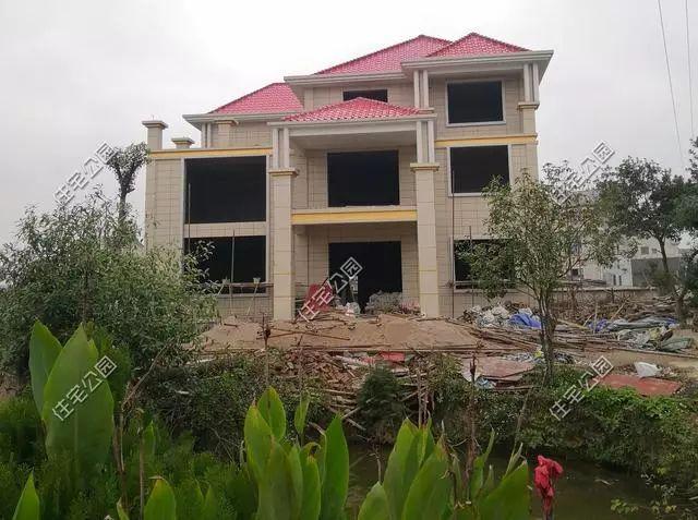 農(nóng)村孝子彗星修建三層別墅，父親生病母親監(jiān)工，主體70萬(wàn)建成，凝聚著一家人的愛(ài)