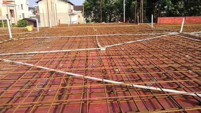 農(nóng)村孝子彗星修建三層別墅，父親生病母親監(jiān)工，主體70萬(wàn)建成，凝聚著一家人的愛(ài)