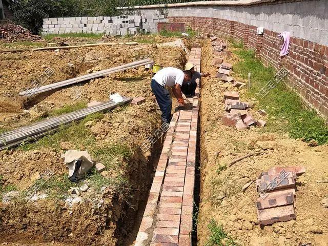 農(nóng)村孝子彗星修建三層別墅，父親生病母親監(jiān)工，主體70萬(wàn)建成，凝聚著一家人的愛(ài)