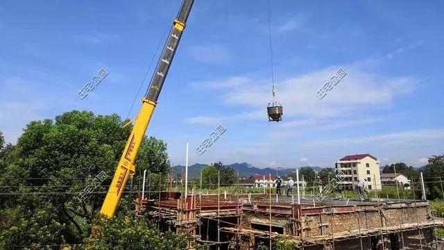 農(nóng)村孝子彗星修建三層別墅，父親生病母親監(jiān)工，主體70萬(wàn)建成，凝聚著一家人的愛(ài)