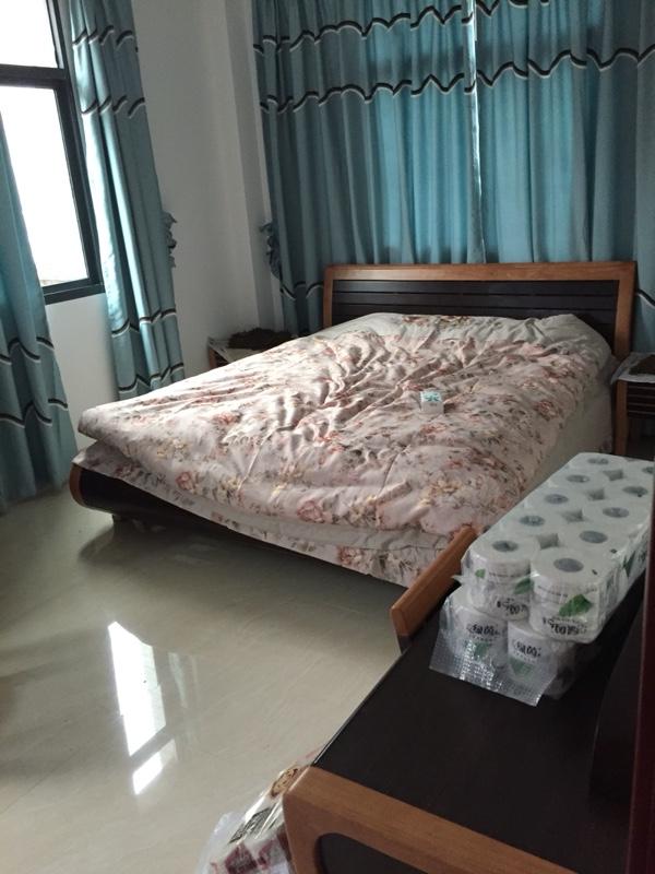 聽說這樣的農(nóng)村別墅在福建省非常普通，簡裝接地氣，樓梯有檔次！