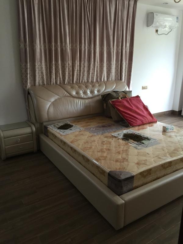 聽說這樣的農(nóng)村別墅在福建省非常普通，簡裝接地氣，樓梯有檔次！