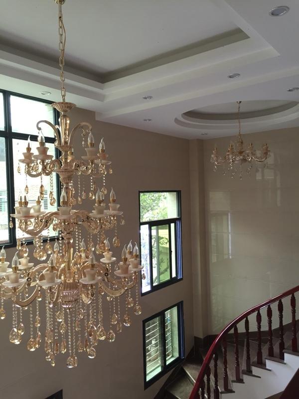 聽說這樣的農(nóng)村別墅在福建省非常普通，簡裝接地氣，樓梯有檔次！