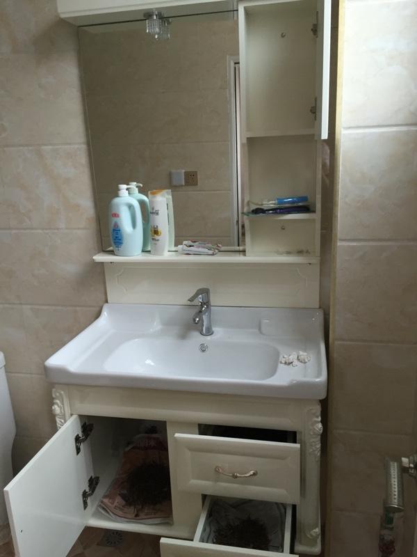 聽說這樣的農(nóng)村別墅在福建省非常普通，簡裝接地氣，樓梯有檔次！