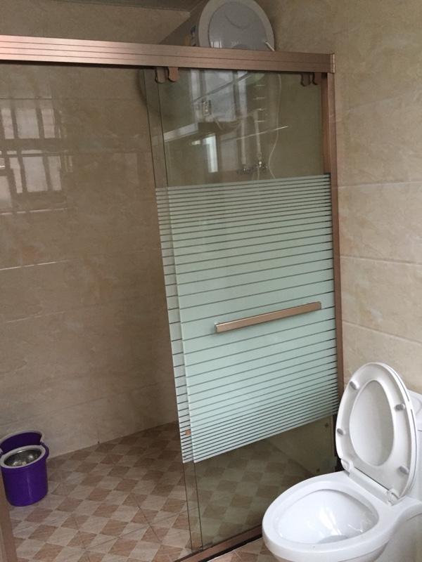 聽說這樣的農(nóng)村別墅在福建省非常普通，簡裝接地氣，樓梯有檔次！