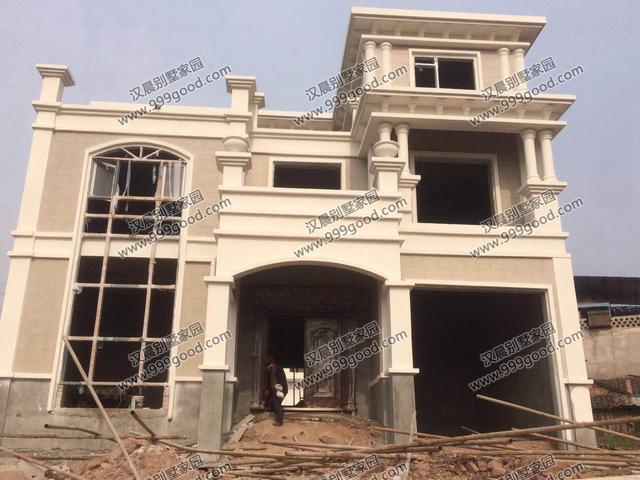 真嗨啊！建成這棟農(nóng)村別墅，人生達到了巔峰，父母都笑得合不攏嘴！