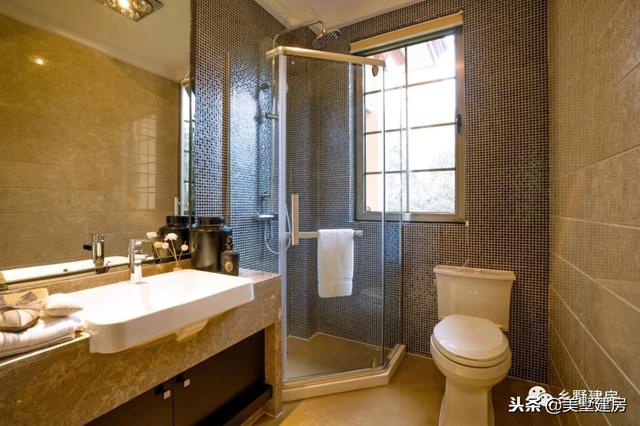 12.3X10.4米三層歐式樓房設(shè)計圖，超大落地窗戶挑空大客廳+大露臺！