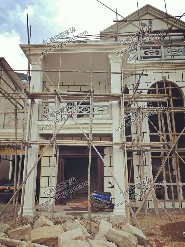 占地117平的三層別墅設(shè)計(jì)圖，帶車庫，帶實(shí)景效果圖，小戶型中的精品！