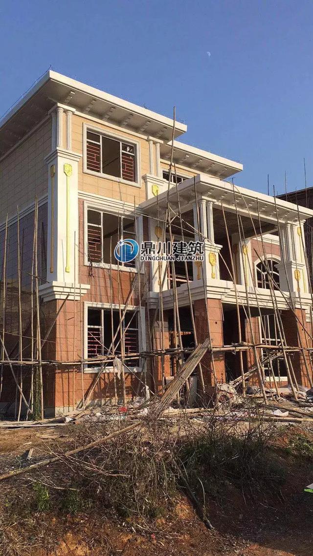 11.42米x11.22米三層小別墅設(shè)計(jì)圖，簡單大氣，建成后的結(jié)果令人十分驚喜！