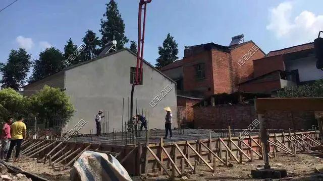 湖北農(nóng)村40萬自建2層框架別墅設(shè)計(jì)圖，包工價(jià)240每平。