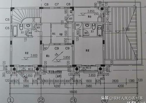 現(xiàn)代豪華兩層別墅設(shè)計(jì)圖，外觀造型較古典淡雅，創(chuàng)新設(shè)計(jì)，方正實(shí)用