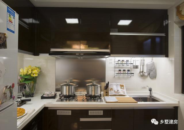 推薦一款三層別墅設(shè)計(jì)圖，設(shè)計(jì)更美觀和合理，非常大氣