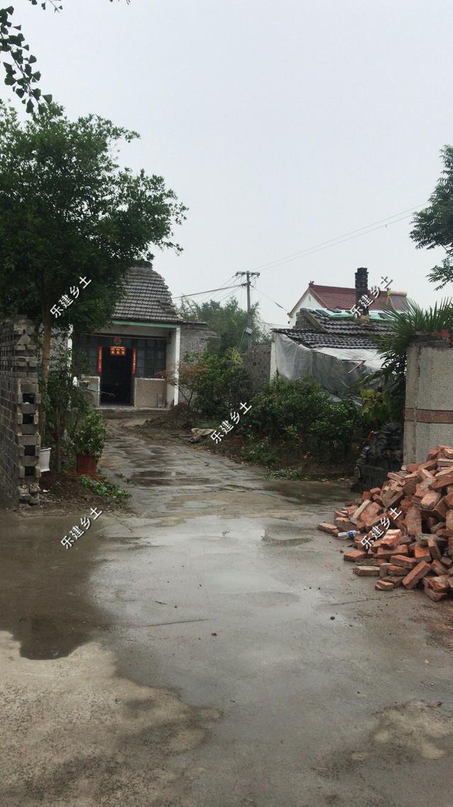 現(xiàn)代風格別墅設(shè)計圖，簡約時尚，干凈利落，顯現(xiàn)清新自然氛圍