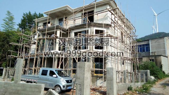 經(jīng)典氣派農(nóng)村別墅設(shè)計圖，13.1X11.4米，提高了居住的安全舒適性