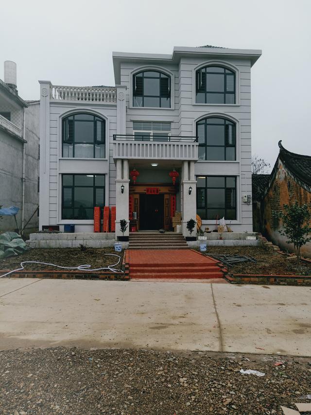 占地120平三層農(nóng)村自建房，光主體就花了30萬(wàn)！你說(shuō)值不值？