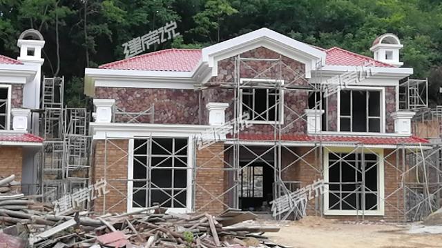 二層框架農(nóng)村自建房，25萬建村里一棟，人人看了都羨慕。