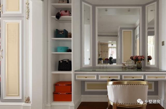 三層別墅，大氣婉約，精致絕美，露臺(tái)層層疊加，越看越喜歡。