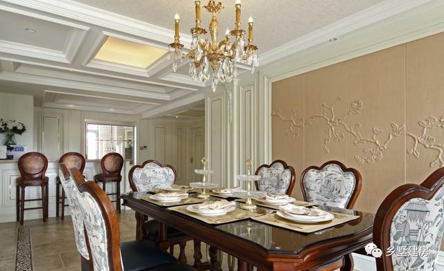 三層別墅，大氣婉約，精致絕美，露臺(tái)層層疊加，越看越喜歡。