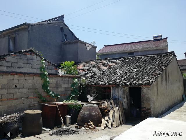 二層現(xiàn)代風格別墅，既舒適實用又簡潔耐看，全村第一棟，引領(lǐng)別墅新潮流！