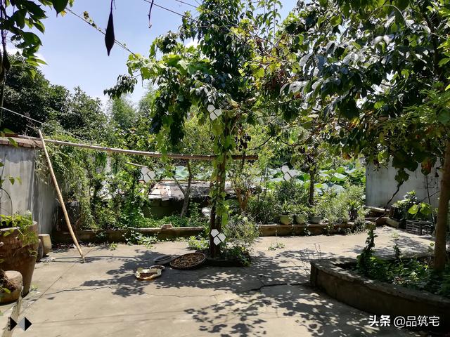 二層現(xiàn)代風格別墅，既舒適實用又簡潔耐看，全村第一棟，引領(lǐng)別墅新潮流！