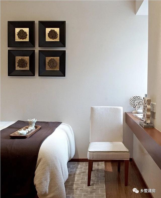 占地僅94平的農(nóng)村三層歐式別墅，美觀大方，造價(jià)又低，看過的人沒有說不漂亮的！