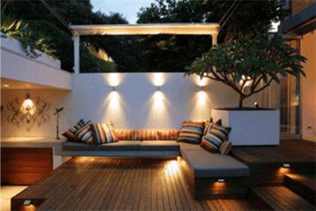 現(xiàn)代風情的四合院小別墅設(shè)計圖，簡約而不失雅致,布局精致全圖！