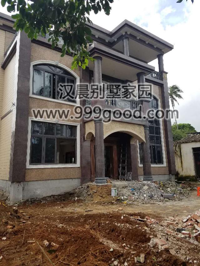 占地131平三層農(nóng)村自建房，兩種外觀配色方案，無論哪種都是不易過時。