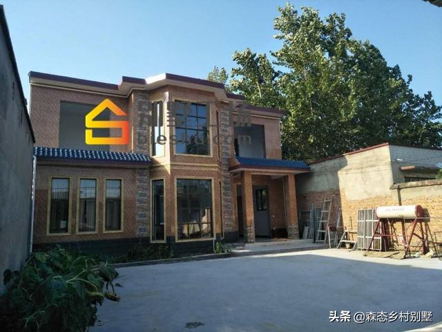 經(jīng)典農(nóng)村二層歐式小樓設(shè)計(jì)圖，外觀大氣，內(nèi)部實(shí)用，四種內(nèi)布局設(shè)計(jì)方案任你挑選。