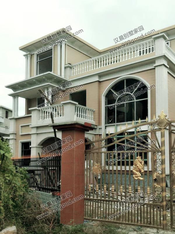 占地143三層經(jīng)典別墅設(shè)計(jì)圖，內(nèi)配復(fù)式大客廳和大露臺(tái)，清淡素雅，經(jīng)典自建房就是比你家好