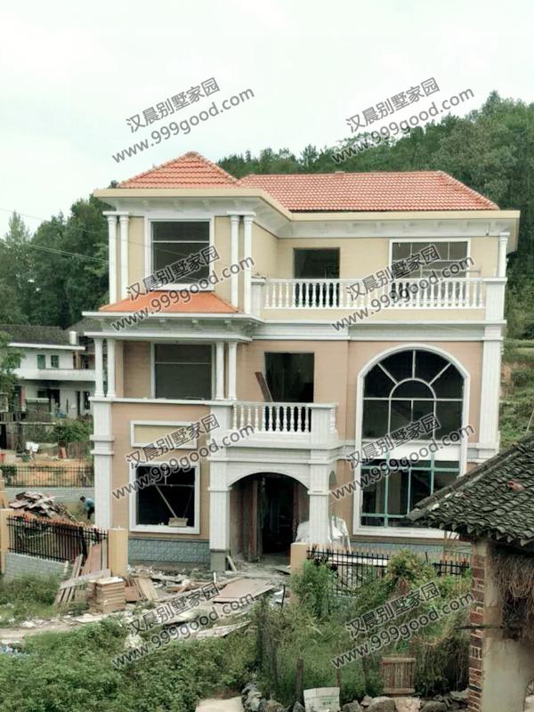 占地143三層經(jīng)典別墅設(shè)計(jì)圖，內(nèi)配復(fù)式大客廳和大露臺(tái)，清淡素雅，經(jīng)典自建房就是比你家好