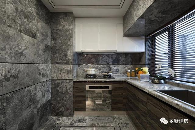 三層歐式農(nóng)村小別墅設(shè)計(jì)圖，時(shí)尚大氣，多窗設(shè)計(jì)，建上一棟比城里買房要好太多了！