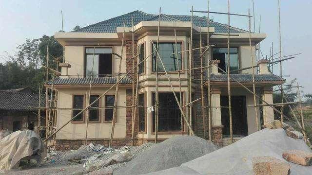 娶了個(gè)城里老婆，在村里蓋一棟漂亮別墅，簡直是人生贏家！