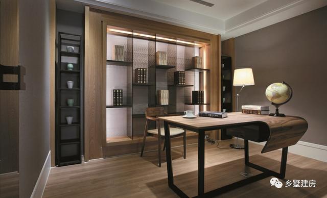 現(xiàn)代風(fēng)格三層別墅，大玻璃窗設(shè)計(jì)，室內(nèi)亮堂，窄面寬也能走路帶風(fēng)。