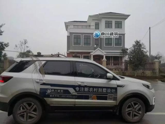 26萬以內(nèi)三層別墅設(shè)計圖，帶車庫和開放式廚房設(shè)計，實拍效果沉穩(wěn)大氣。