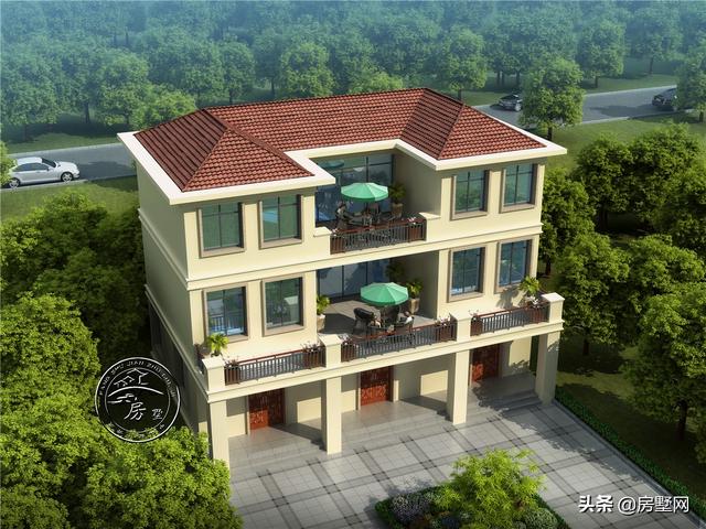三層簡歐別墅設(shè)計(jì)圖，處在低洼地段，看看業(yè)主是如何解決的。