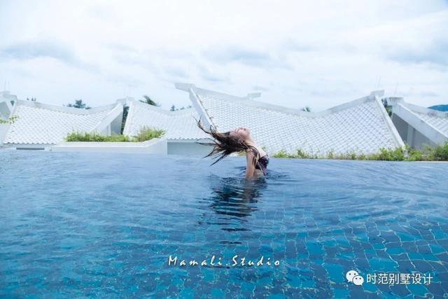 帶地下室的三層歐式別墅設(shè)計(jì)圖，高貴典雅，完美生活。