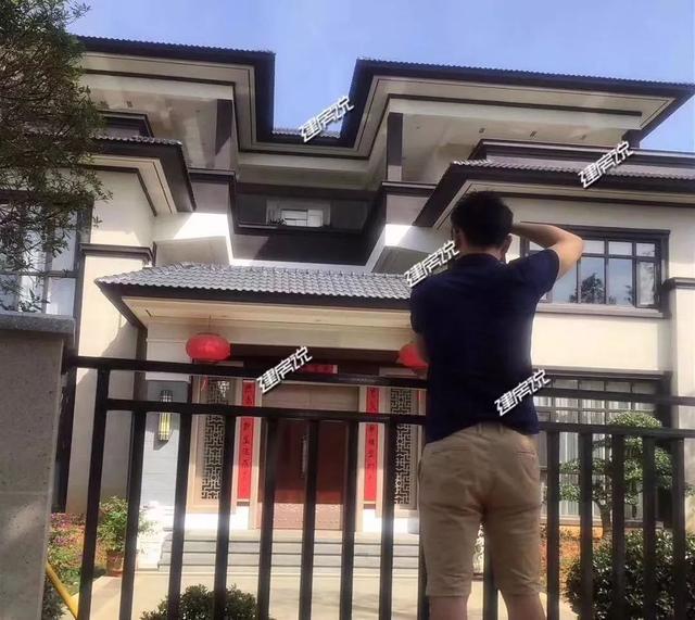 這款新中式三層別墅設(shè)計圖，效果圖剛設(shè)計出來，就受到廣大建房者的追捧。