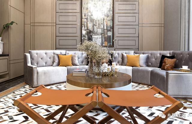 帶半地下室的三層豪華別墅，帶音樂室+健身房+酒窖，很多路人經(jīng)過也都會(huì)停下駐足觀賞，