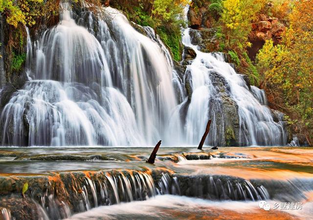 鄉(xiāng)村別墅設(shè)計圖，好看實用才是好用，帶有時尚陽光房，讓鄰居踏破門檻！