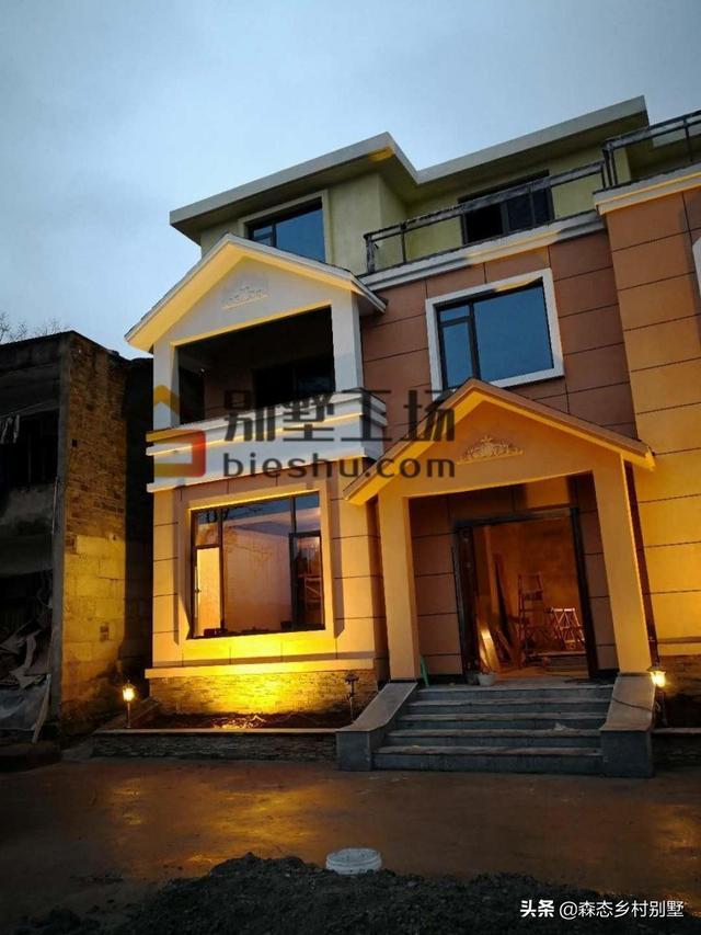 曬曬客戶(hù)新建的農(nóng)村三層小別墅及設(shè)計(jì)圖，造價(jià)40萬(wàn)能拿下嗎？